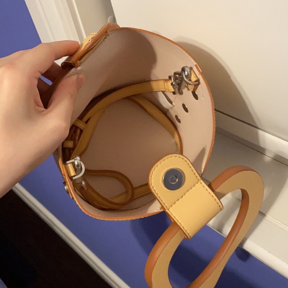 Charles & Keith crossbody - Picture 2 of 6